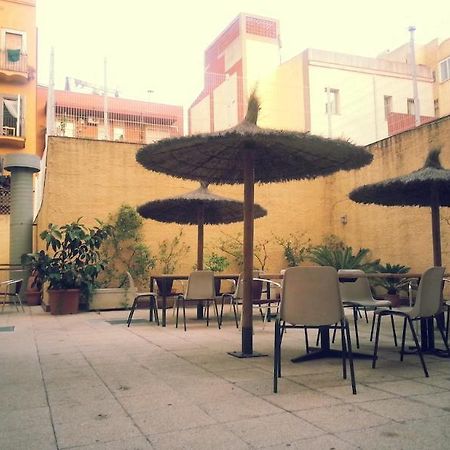 Residencia Universitaria San Agustin Барселона Екстериор снимка