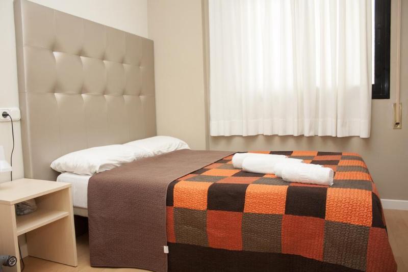 Residencia Universitaria San Agustin Барселона Екстериор снимка